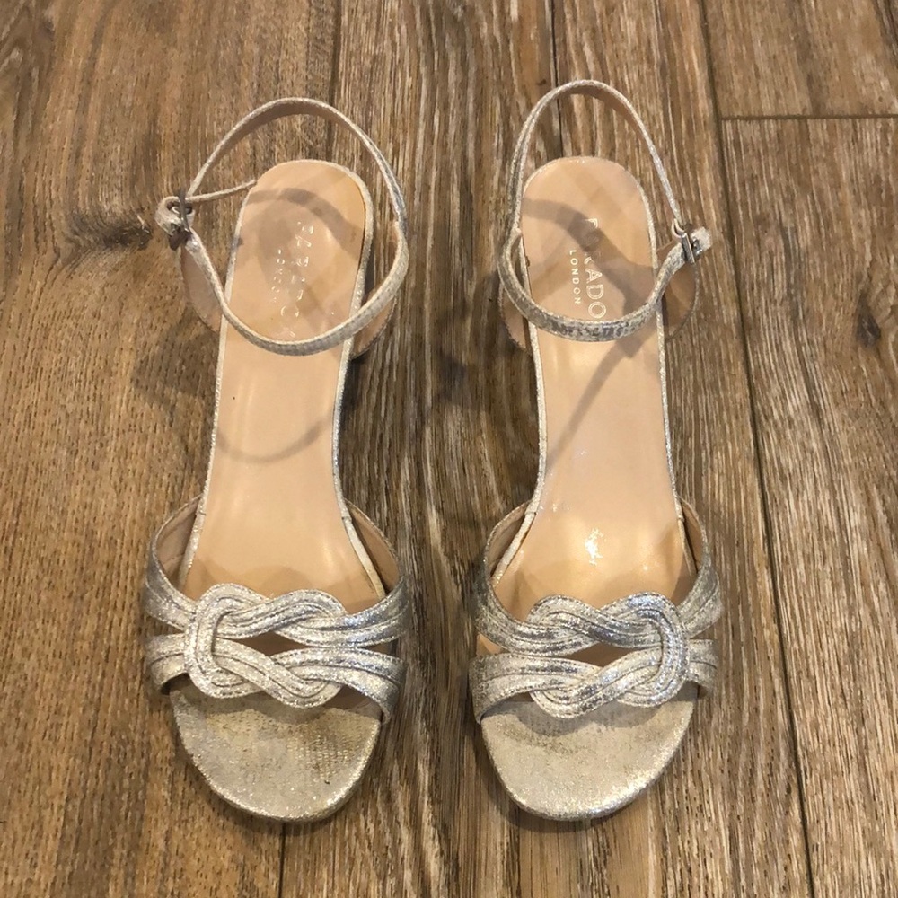 Paradox London Pink Henrika Silver Metallic Women’s Block Heel Sandal Size 8.5